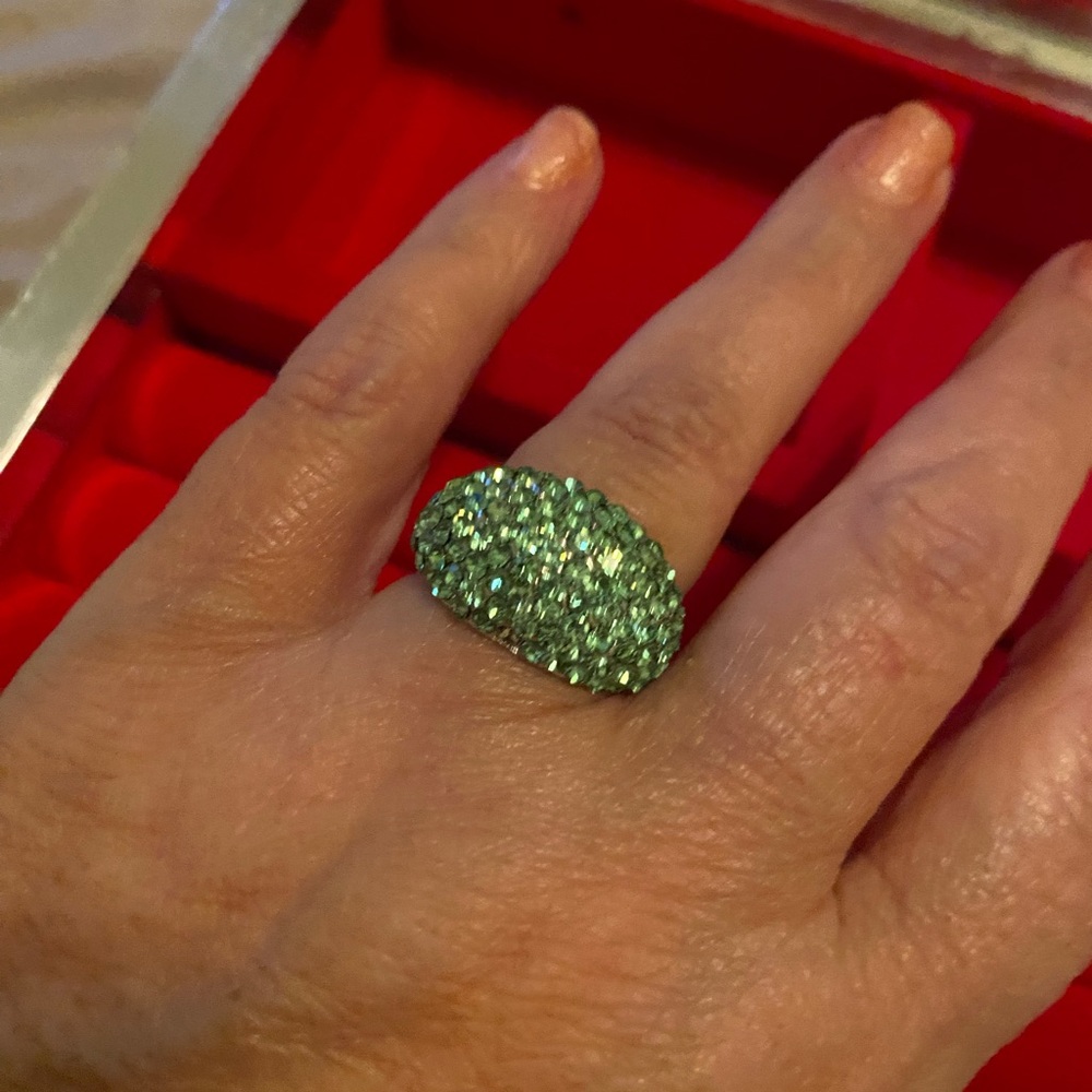 Elegant Green Crystal Ring